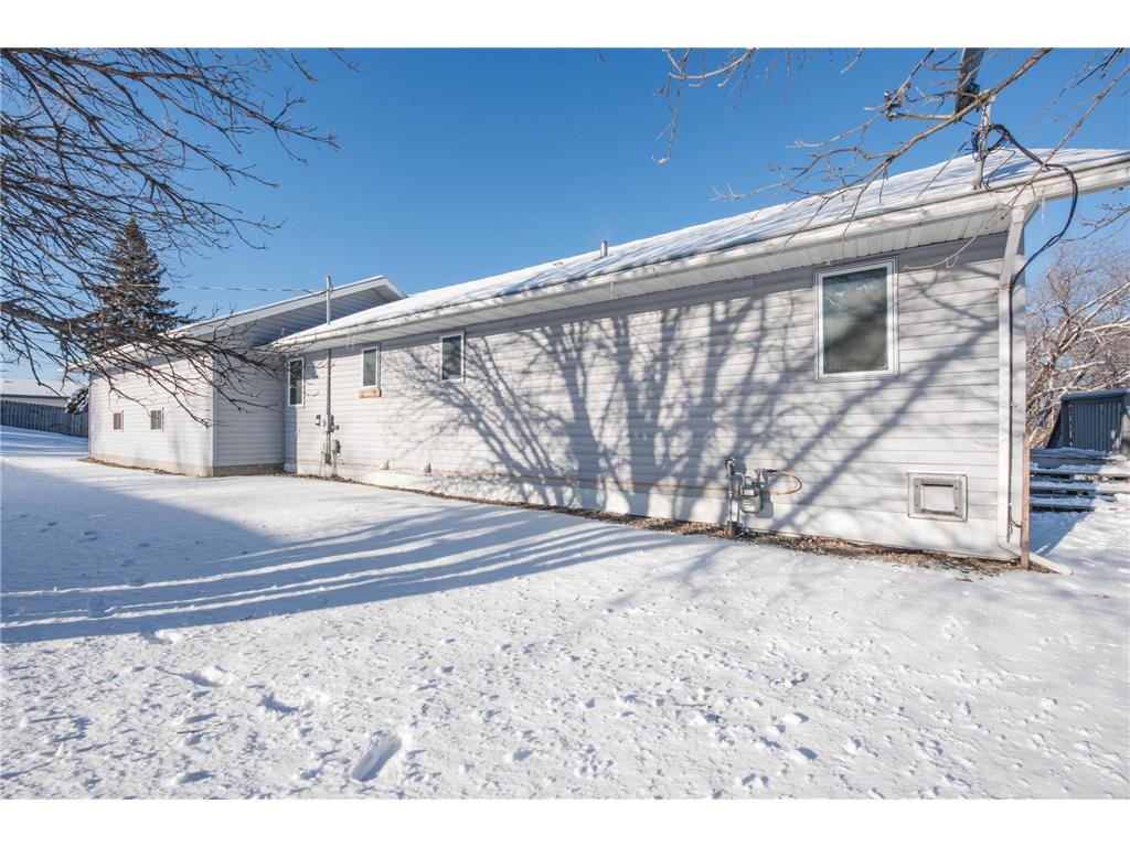 513 North Street E Detroit Lakes MN 56501 7037858 image52