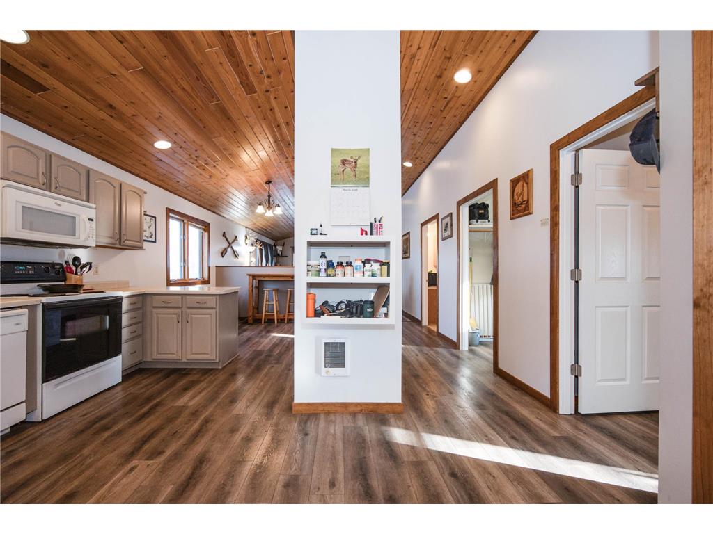 513 North Street E Detroit Lakes MN 56501 7037858 image8