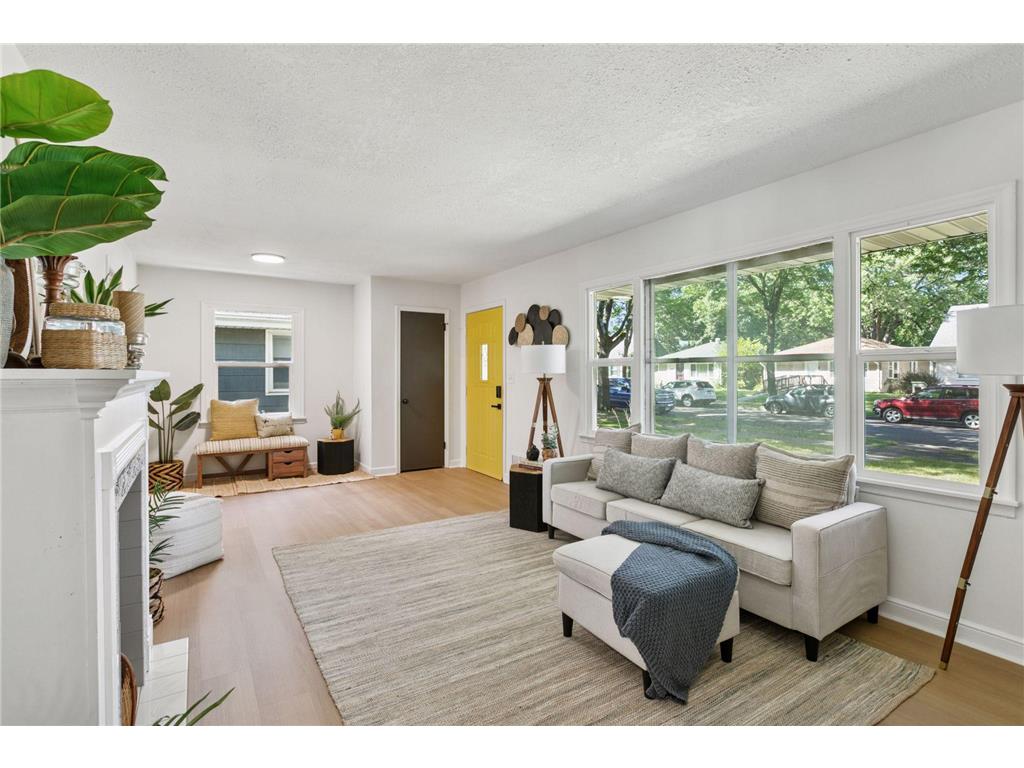 5136 Queen Avenue N Minneapolis MN 55430 6786756 image1