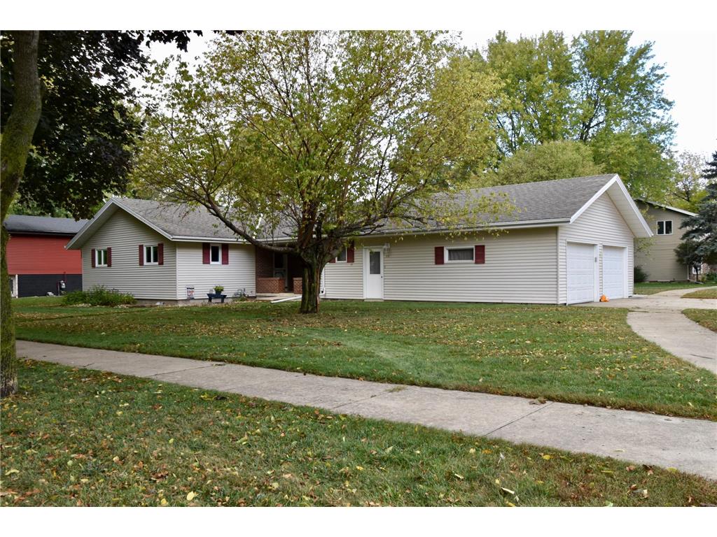 514 Elm Drive Sibley IA 51249 6444614 image1