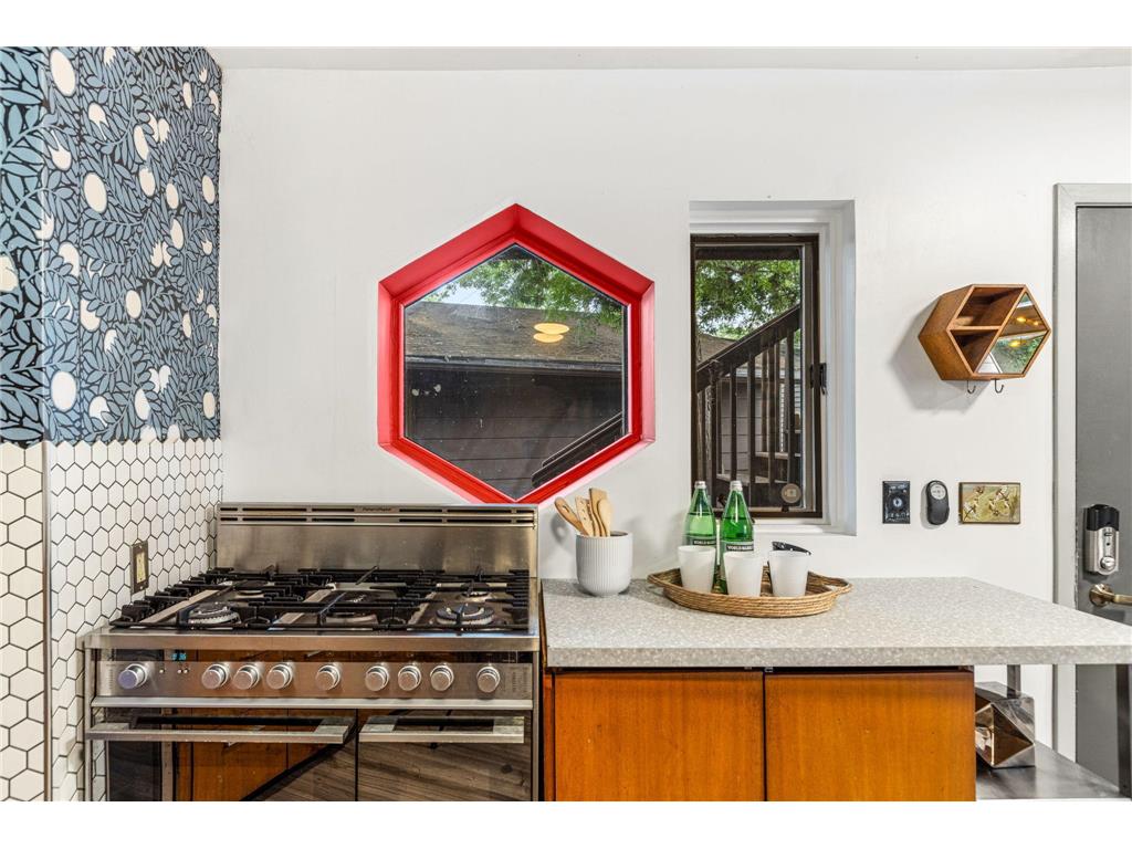 5146 Newton Avenue N Minneapolis MN 55430 6768092 image11