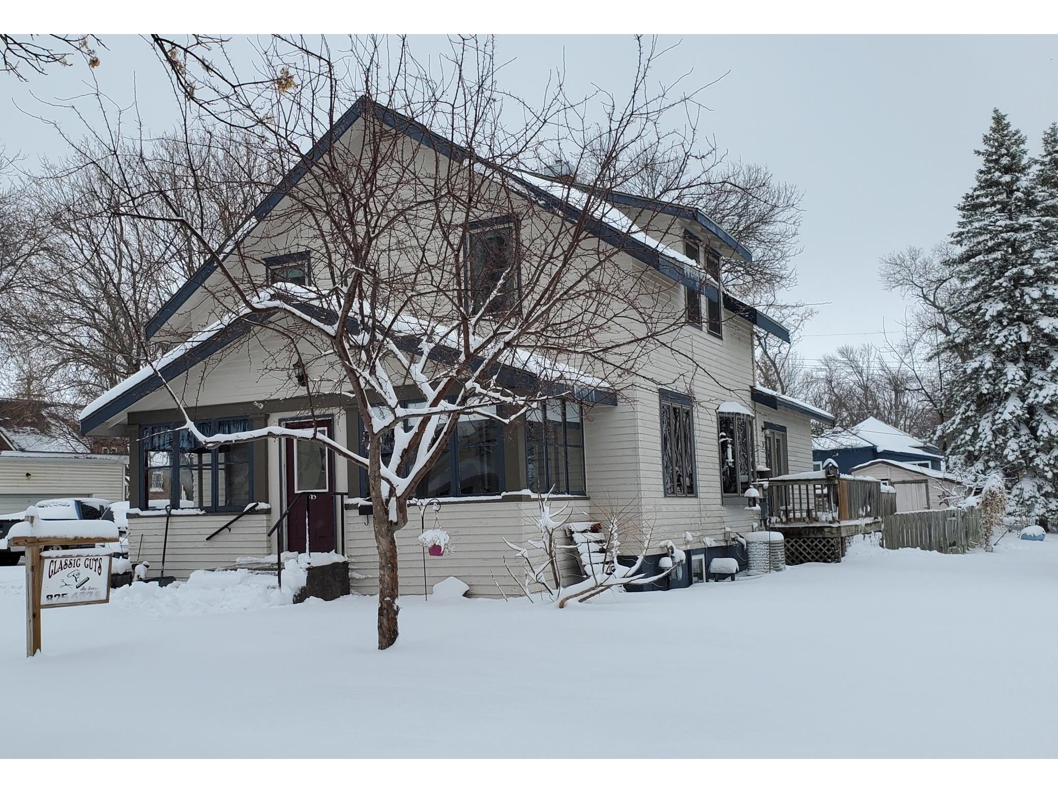 515 2nd Avenue Sw Pipestone Mn 56164 Mls 5725422 Edina Realty