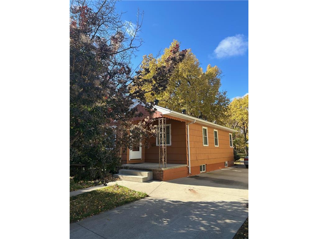 515 9th Street NW Willmar MN 56201 6622362 image1