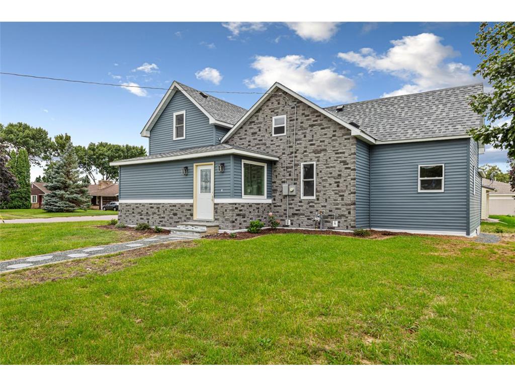 515 Benzel Avenue SW Madelia MN 56062 7075903 image1
