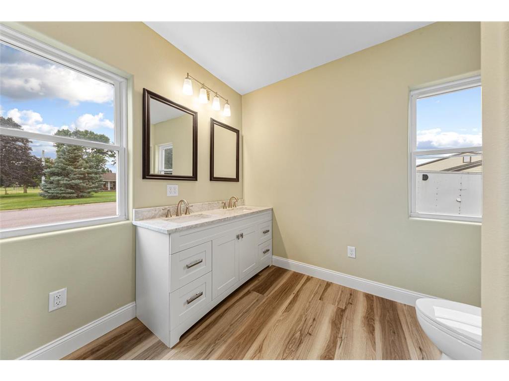 515 Benzel Avenue SW Madelia MN 56062 7075903 image32