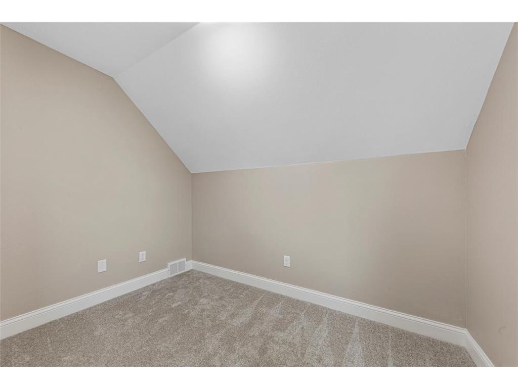 515 Benzel Avenue SW Madelia MN 56062 7075903 image34