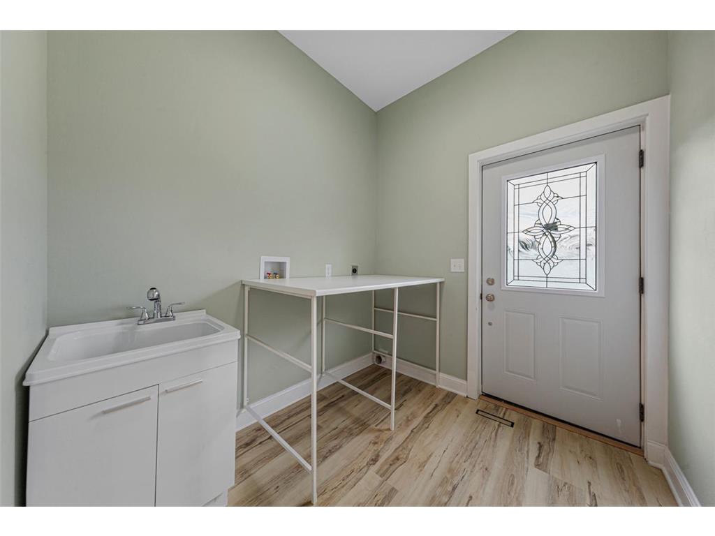 515 Benzel Avenue SW Madelia MN 56062 7075903 image38