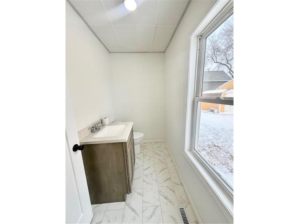 515 E Spring Street Redwood Falls MN 56283 7009749 image13