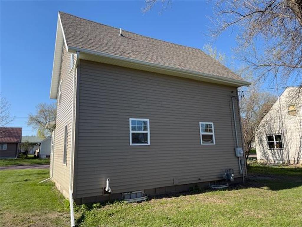 515 E Spring Street Redwood Falls MN 56283 7009749 image4