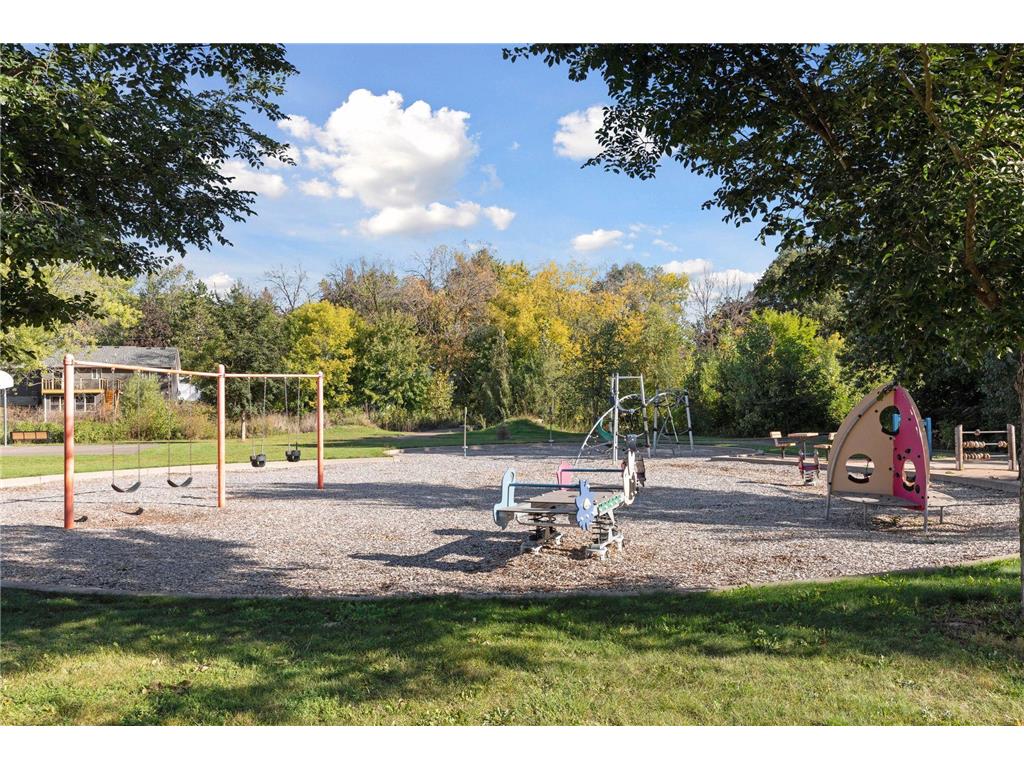 515 Farrell Street N Maplewood MN 55119 7042290 image18