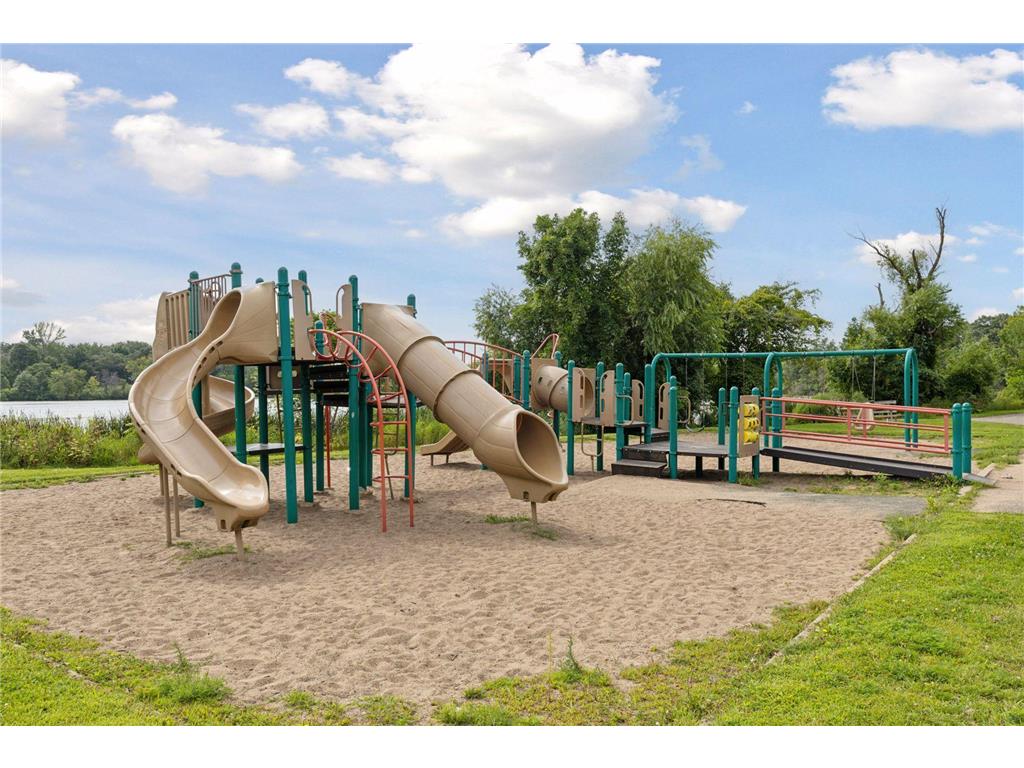 515 Farrell Street N Maplewood MN 55119 7042290 image40