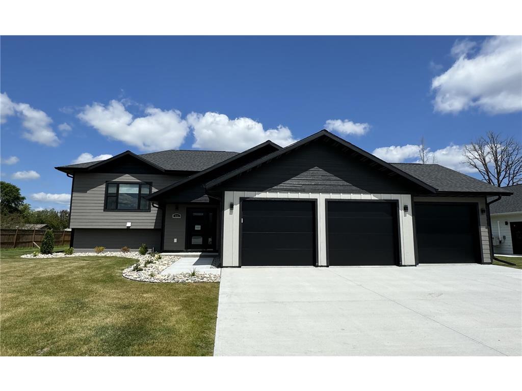 515 Lincoln Street SE Warroad MN 56763 6744457 image1