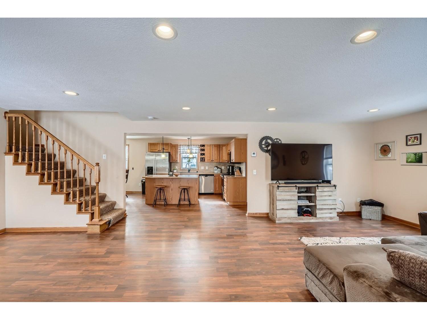 515 Minnesota Street E, Cannon Falls, MN 55009 MLS 6160338 Edina