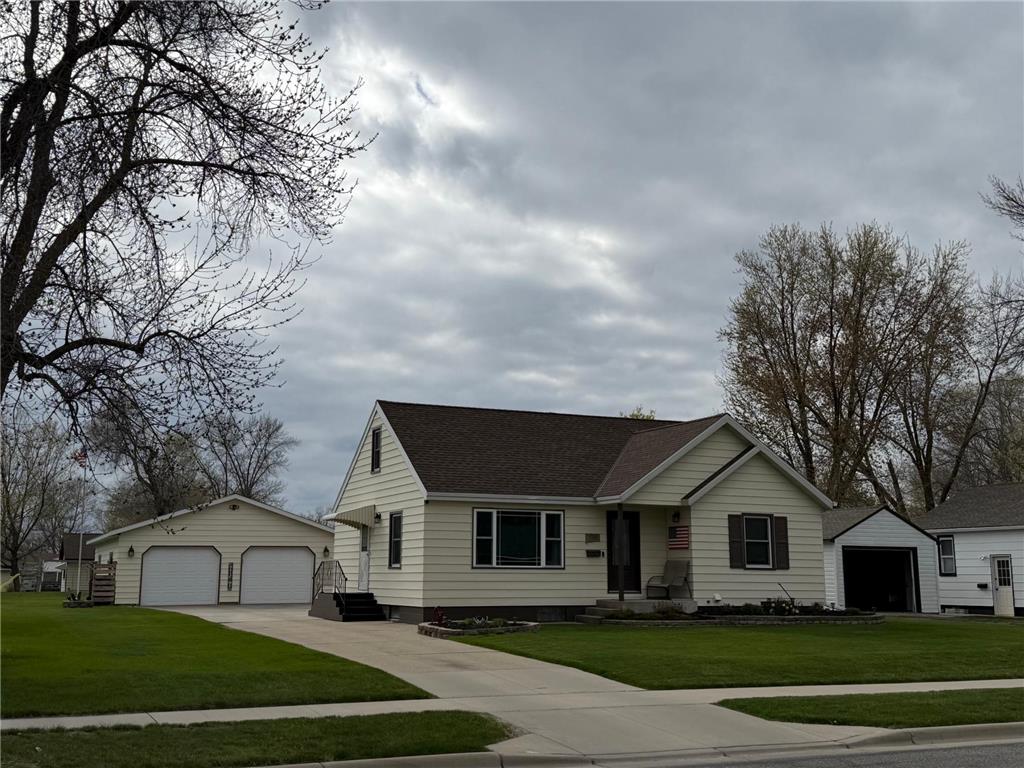 515 Oak Street N Sauk Centre MN 56378 7069225 image1