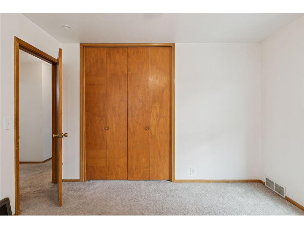 5157 Vincent Avenue N Minneapolis MN 55430 6818108 image10