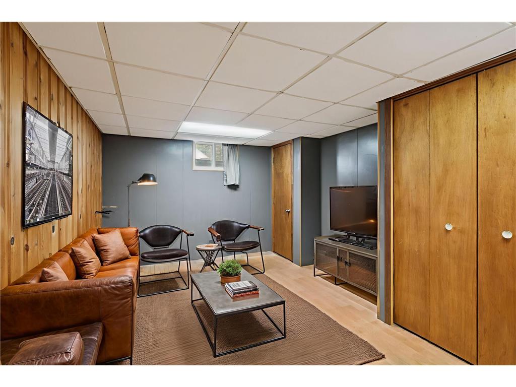 5157 Vincent Avenue N Minneapolis MN 55430 6818108 image20