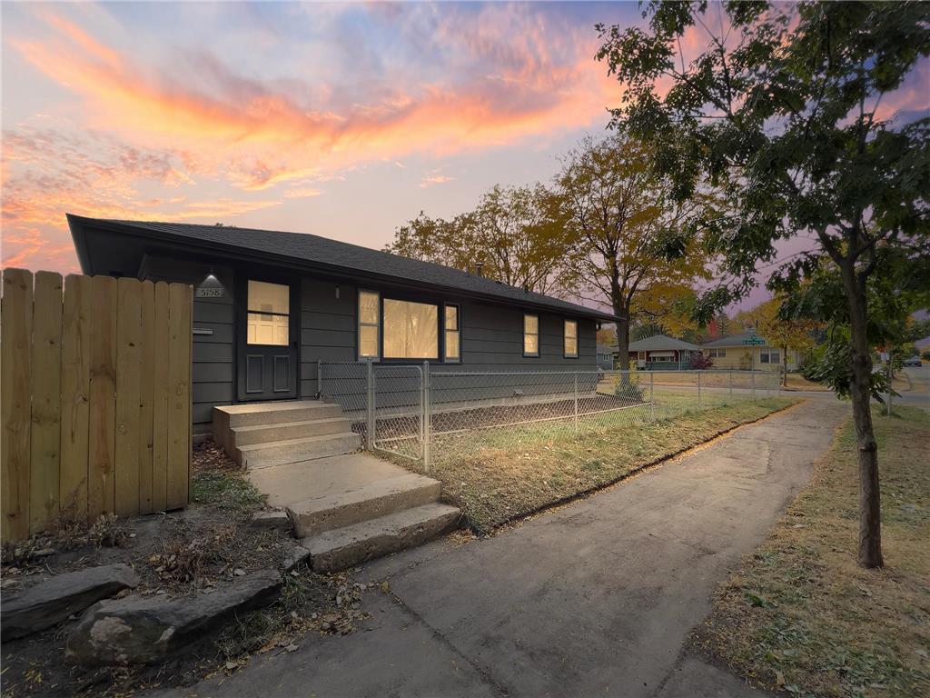 5158 Queen Avenue N Minneapolis MN 55430 6607793 image1