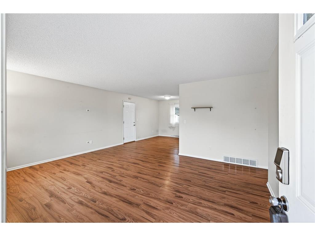 516 55th Avenue N Brooklyn Center MN 55430 7048958 image5