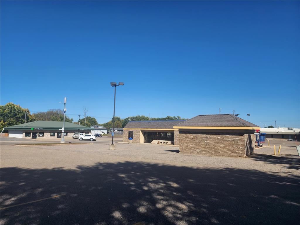 516 E Bridge Street Redwood Falls MN 56283 6819731 image10