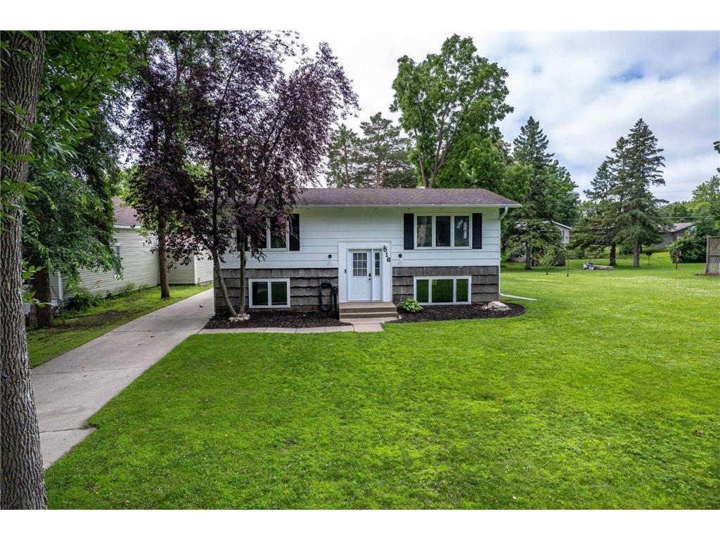 516 E Gustavus Avenue Fergus Falls MN 56537 6751854 image1