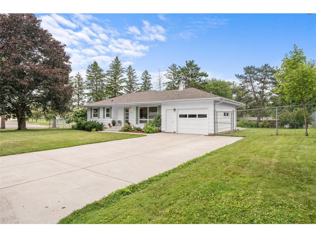 516 Gray Street Hudson WI 54016 7105790 image1