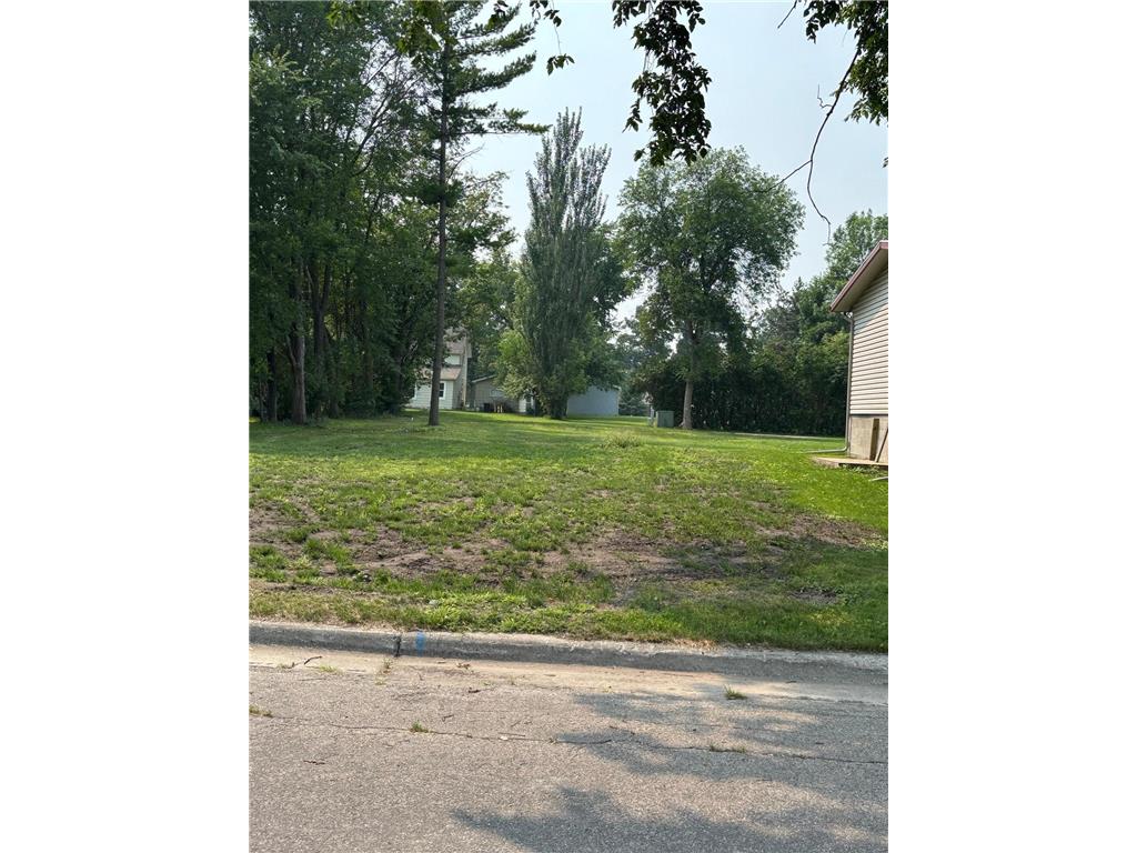 517 Crocker Avenue S Thief River Falls MN 56701 6795613 image1