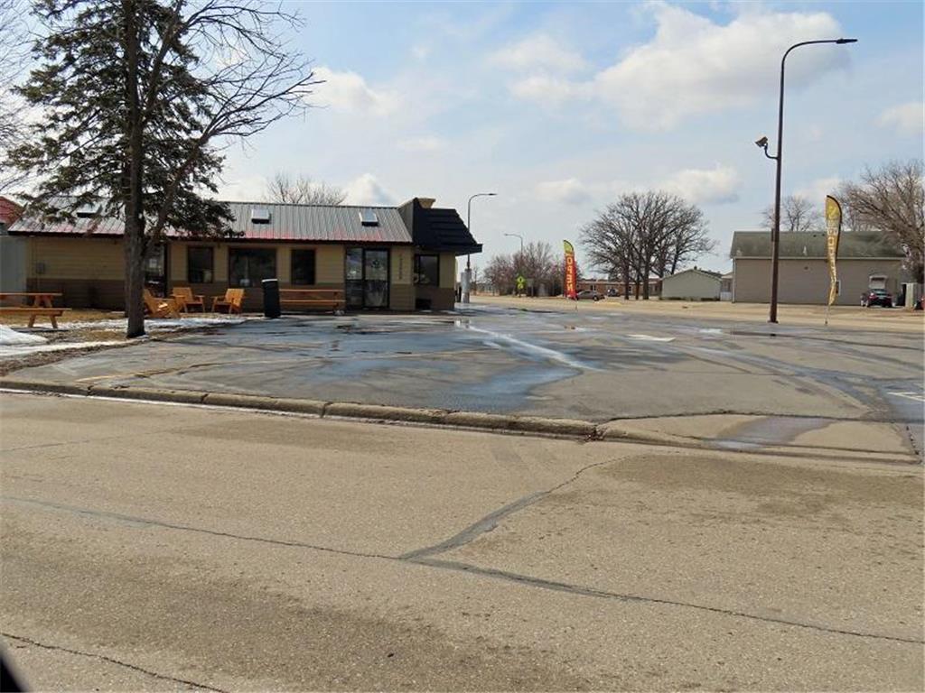 517 Duluth Avenue S Thief River Falls MN 56701 6696261 image3