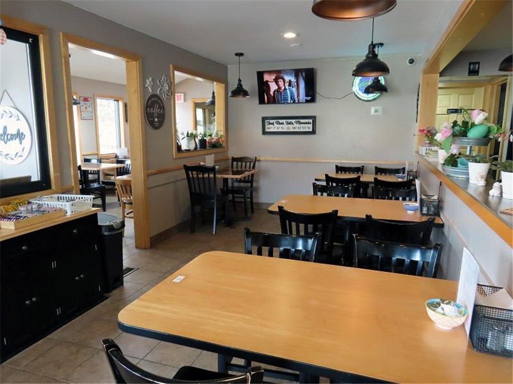 517 Duluth Avenue S Thief River Falls MN 56701 7071997 image24