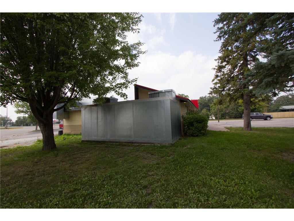 517 Duluth Avenue S Thief River Falls MN 56701 7071997 image8