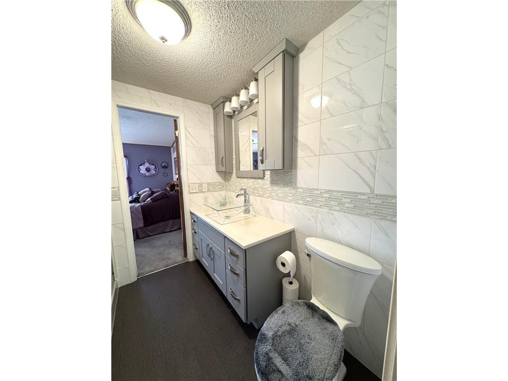 517 Locust Avenue Marshall MN 56258 6775756 image20