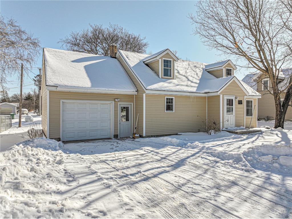 517 S Douglas Avenue Parkers Prairie MN 56361 6674437 image1