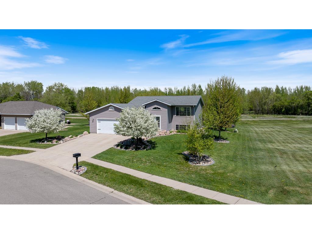 518 Harriett Drive Marshall MN 56258 6715793 image1