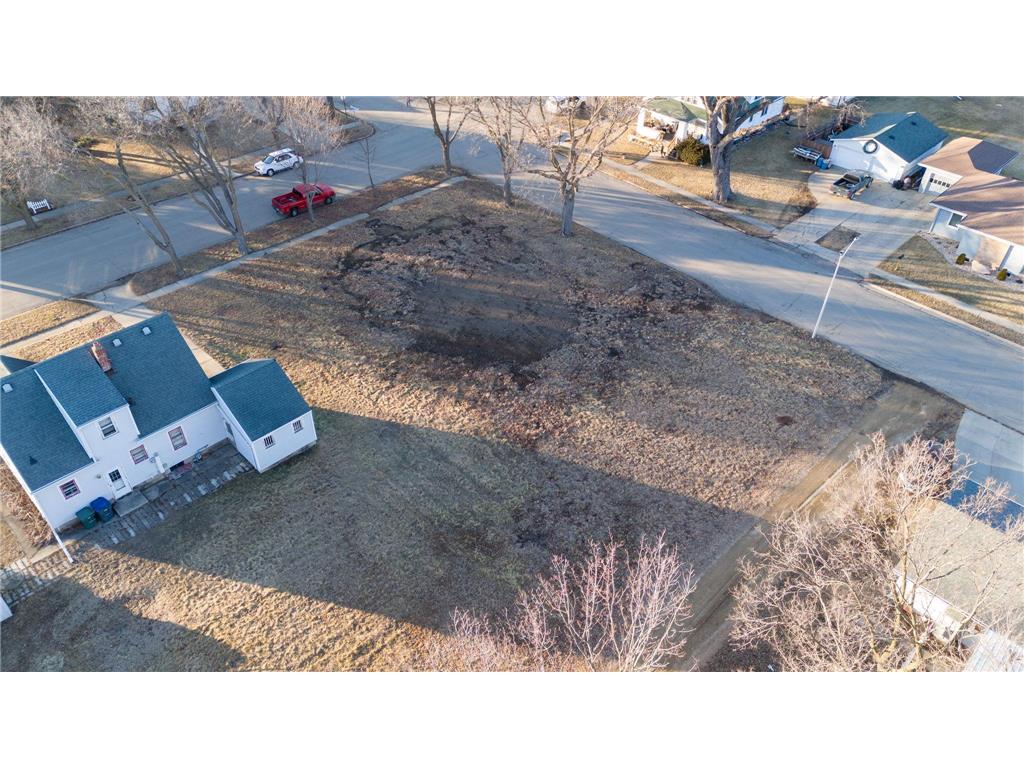 518 NE Park Street Luverne MN 56156 7020878 image3