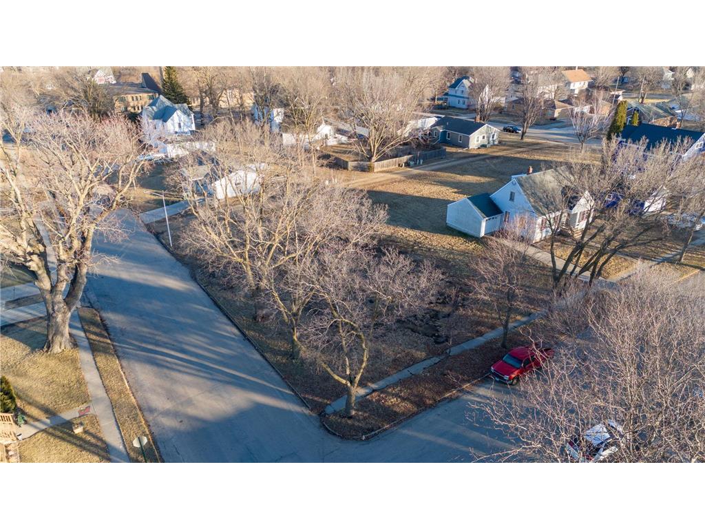 518 NE Park Street Luverne MN 56156 7020878 image6