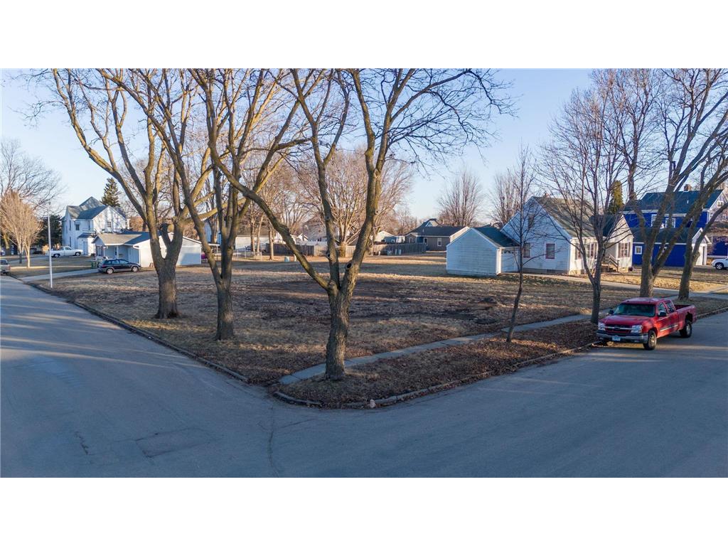 518 NE Park Street Luverne MN 56156 7020878 image9