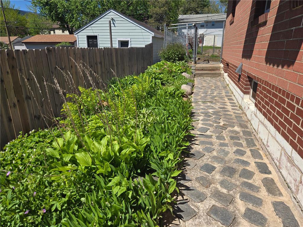 519 36th Avenue NE Minneapolis MN 55418 7075100 image12