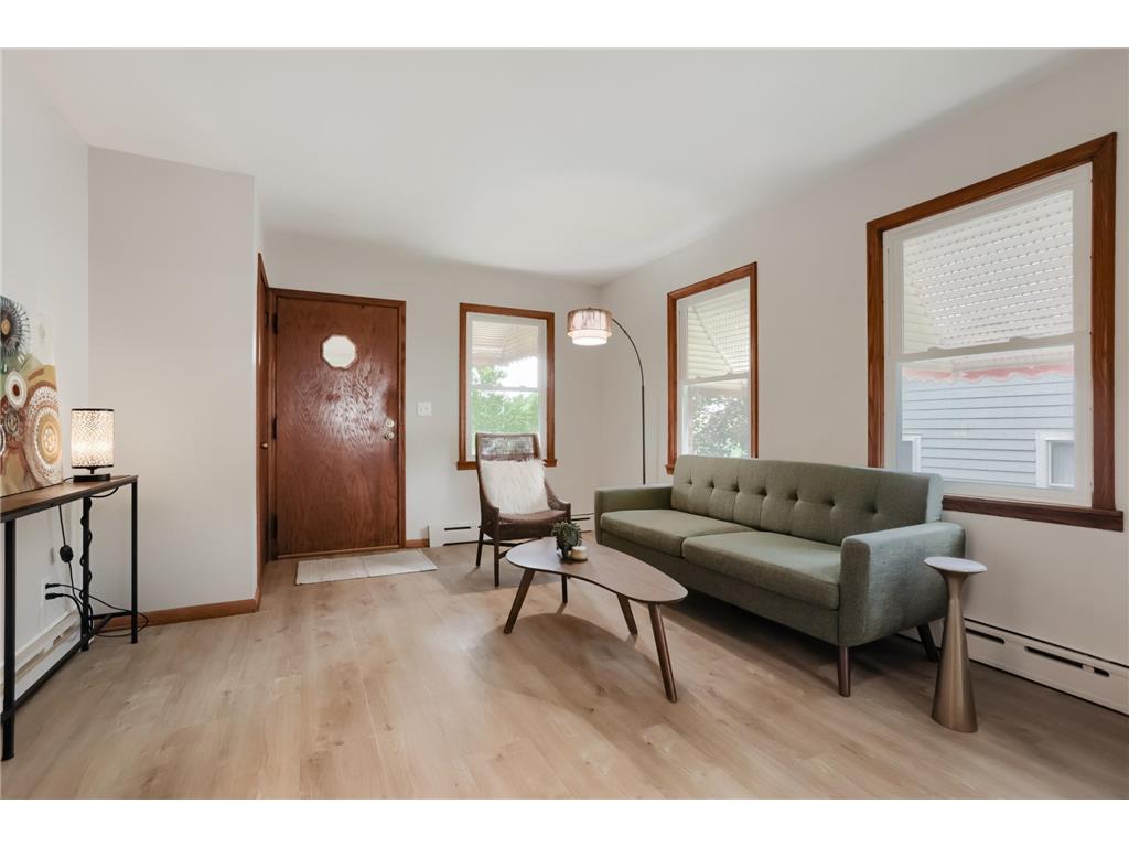 519 36th Avenue NE Minneapolis MN 55418 7075100 image2