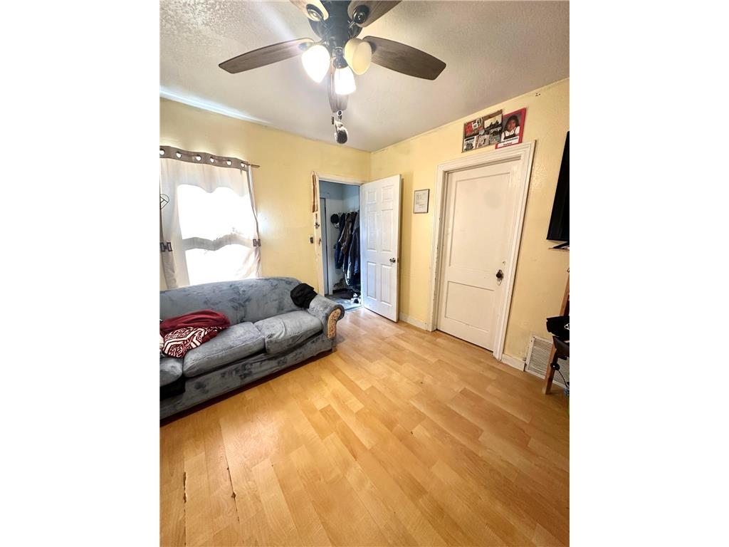 519 8th Avenue Worthington MN 56187 6788414 image4