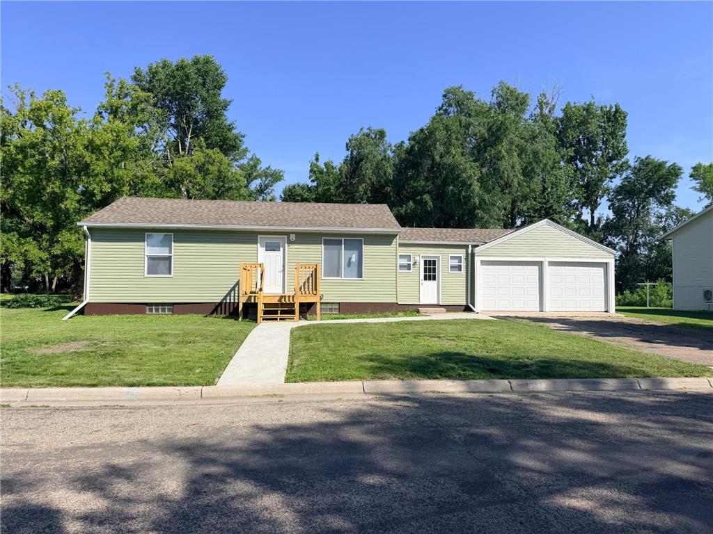 519 E 9th Street Morris MN 56267 7104131 image1