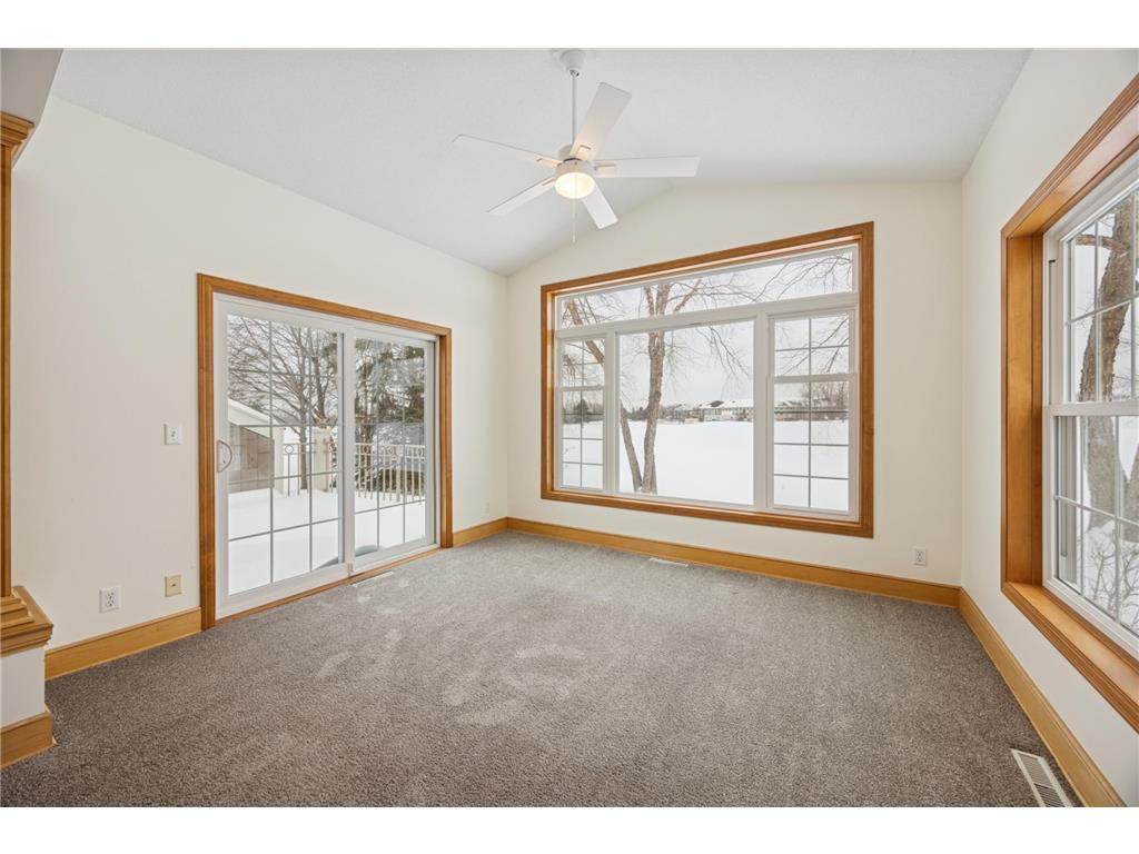 519 Holly Lane N Oakdale MN 55128 7088405 image12