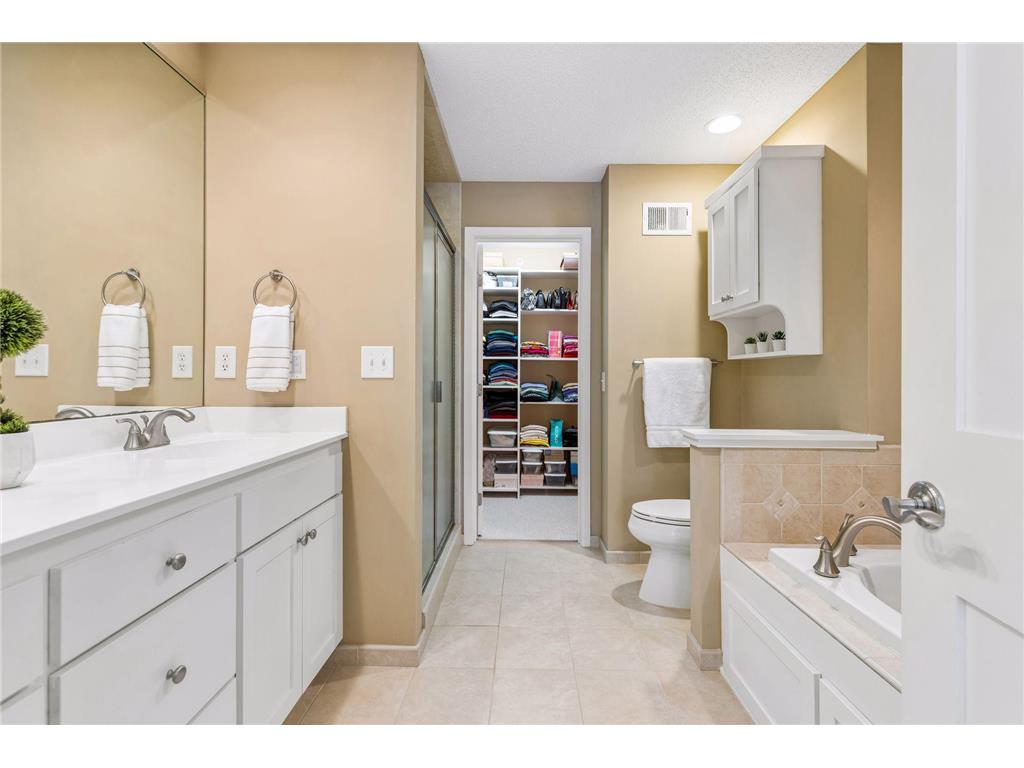 519 Willoughby Way W Minnetonka MN 55305 7104758 image23
