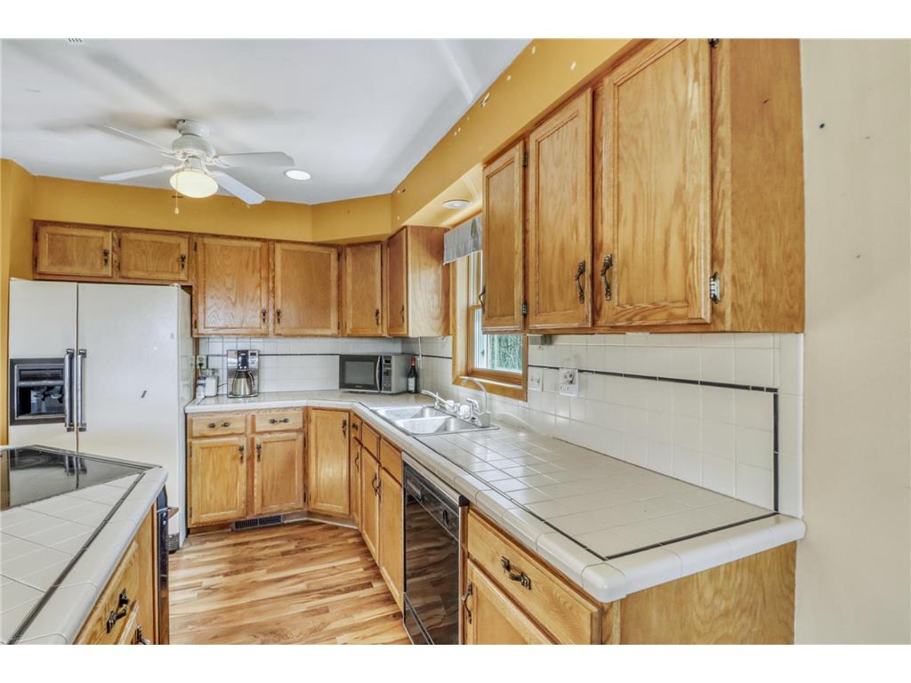 51966 Grobe Beach Road Detroit Lakes MN 56501 - Little Pelican 7045842 image12