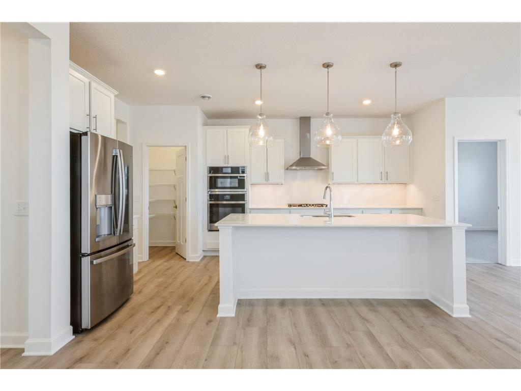 5198 Long Pointe Bay Woodbury MN 55129 7030383 image1