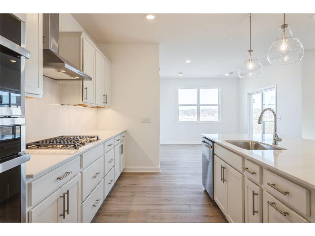 5198 Long Pointe Bay Woodbury MN 55129 7030383 image2