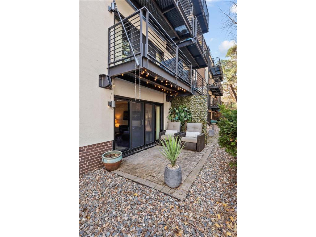 52 Groveland Terrace #108 Minneapolis MN 55403 7059874 image2