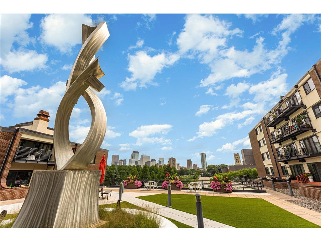52 Groveland Terrace #A406 Minneapolis MN 55403 6768761 image1