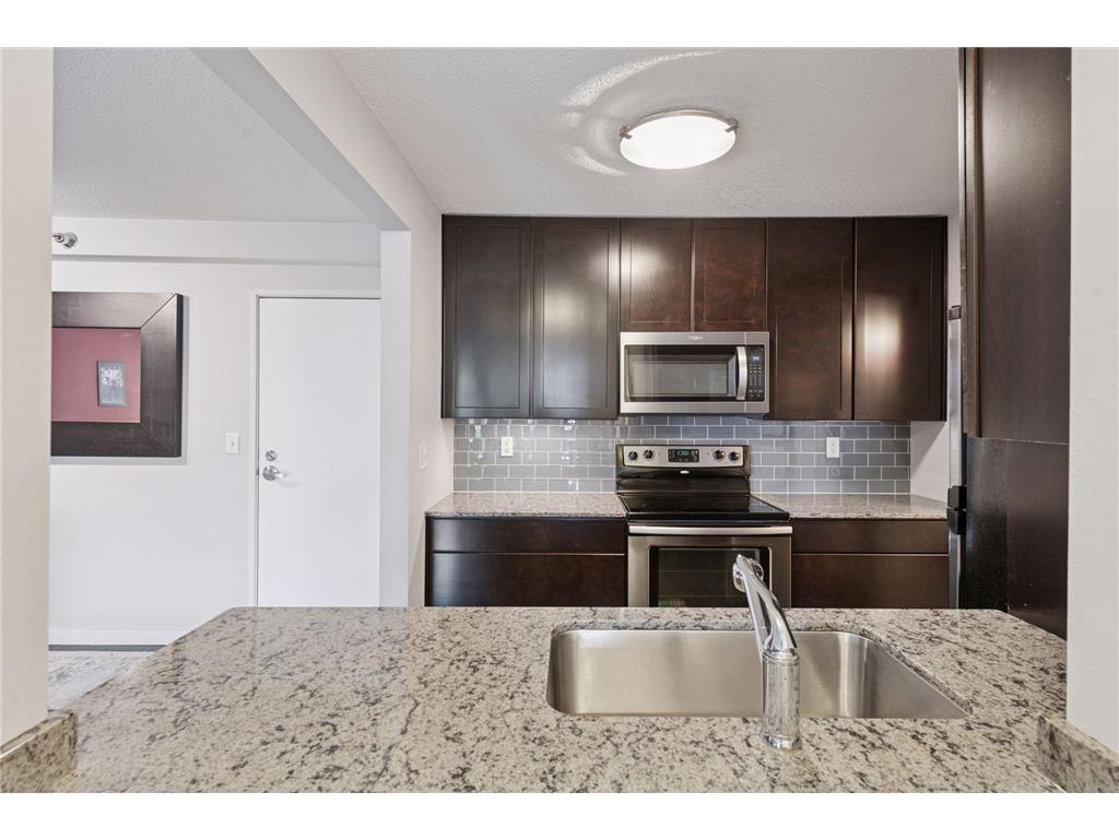 52 Groveland Terrace #A408 Minneapolis MN 55403 6697460 image3