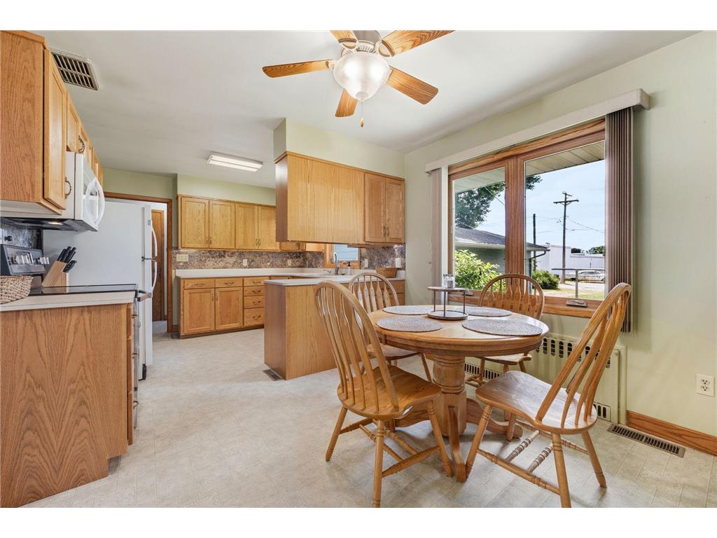 520 2nd Street E Hector MN 55342 7112843 image9