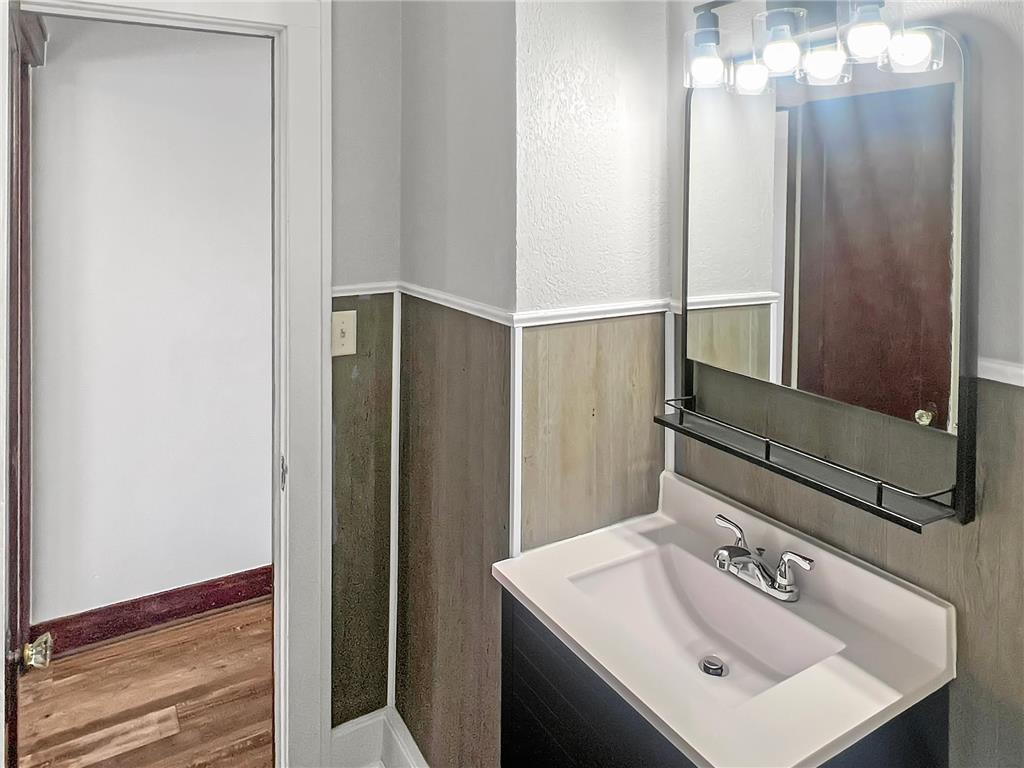 520 E Blue Earth Avenue Fairmont MN 56031 7012303 image30