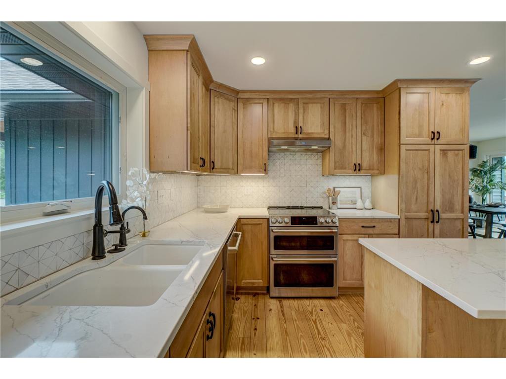 520 Glenbrook Avenue N Oakdale MN 55128 - Tanners 7098927 image27
